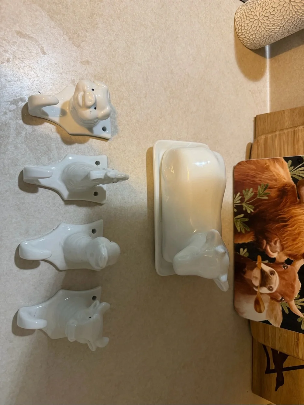 White Ceramic Animal Wall Hooks and Butter Dish Set - Brand Unspecified